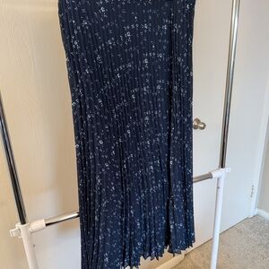 Chaps Dark Blue Floral A-Line Skirt